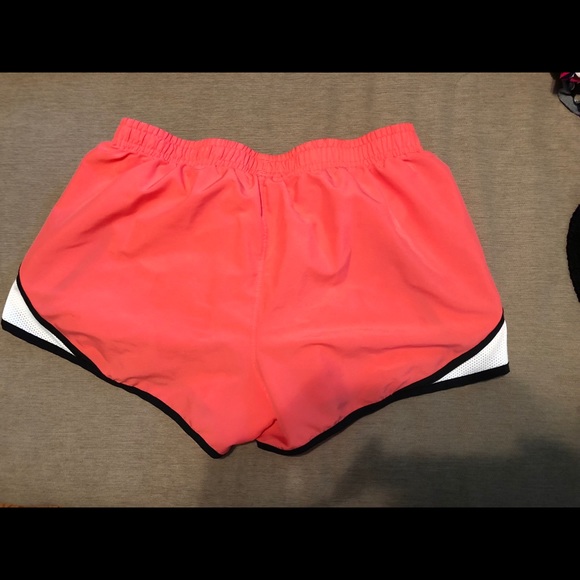 Under armor running shorts - Picture 3 of 4